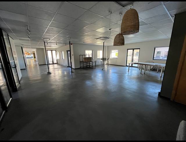 877M² OFFICE TO LET IN CENTURY CITY